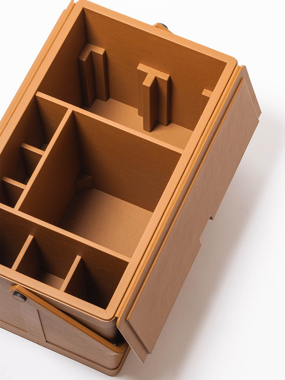 Poltrona Frau Tableware Collection Picnic Basket