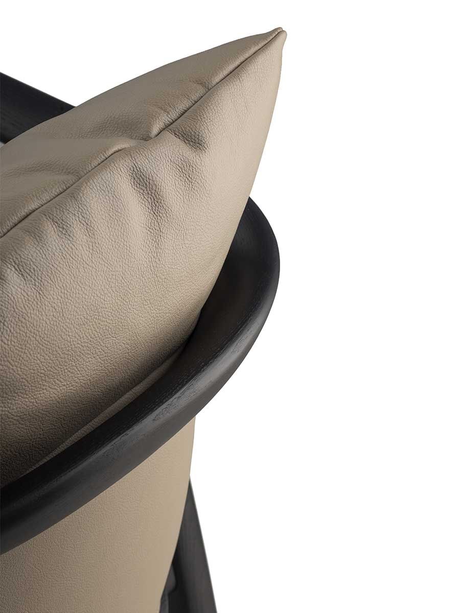 Poltrona Frau Viola Essence Small Armchair