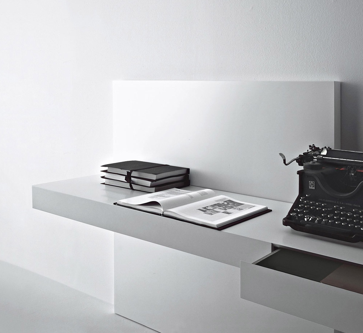 Porro Modern Desk