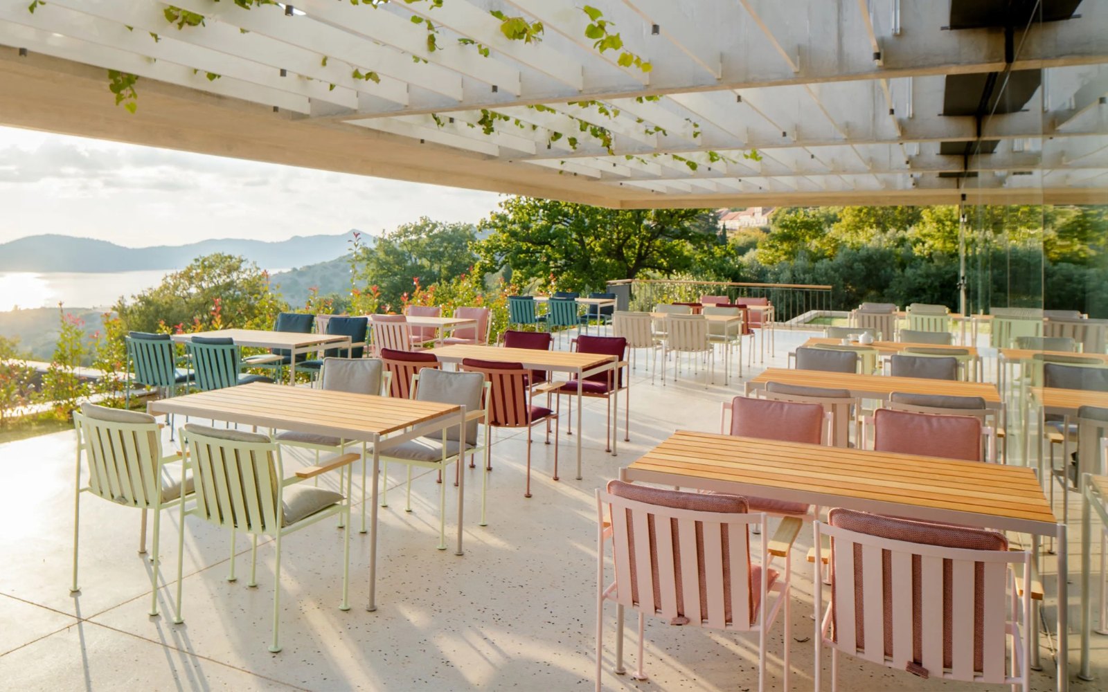 Prostoria Jugo Table Outdoor