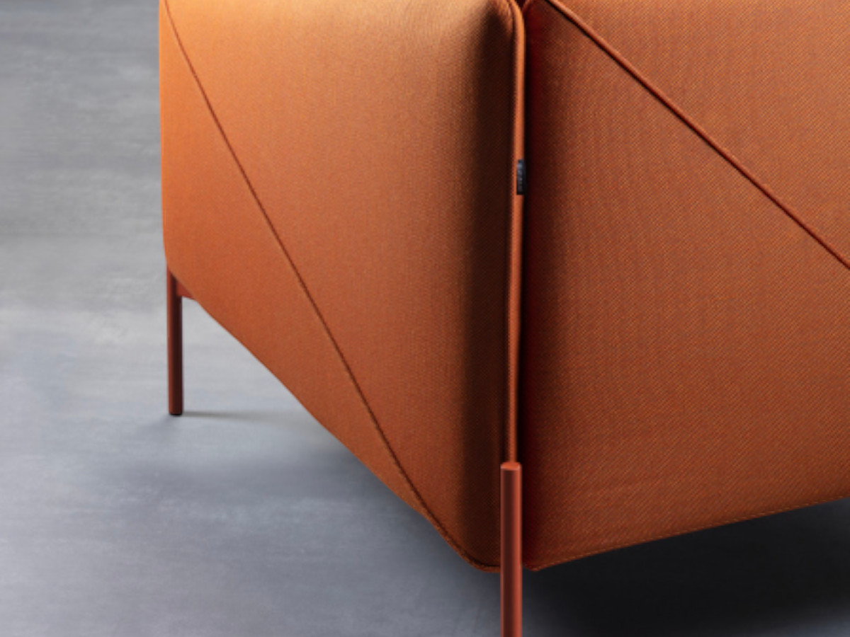 Prostoria Spectrum Armchair Diagonal Armreststhin Metal Legs