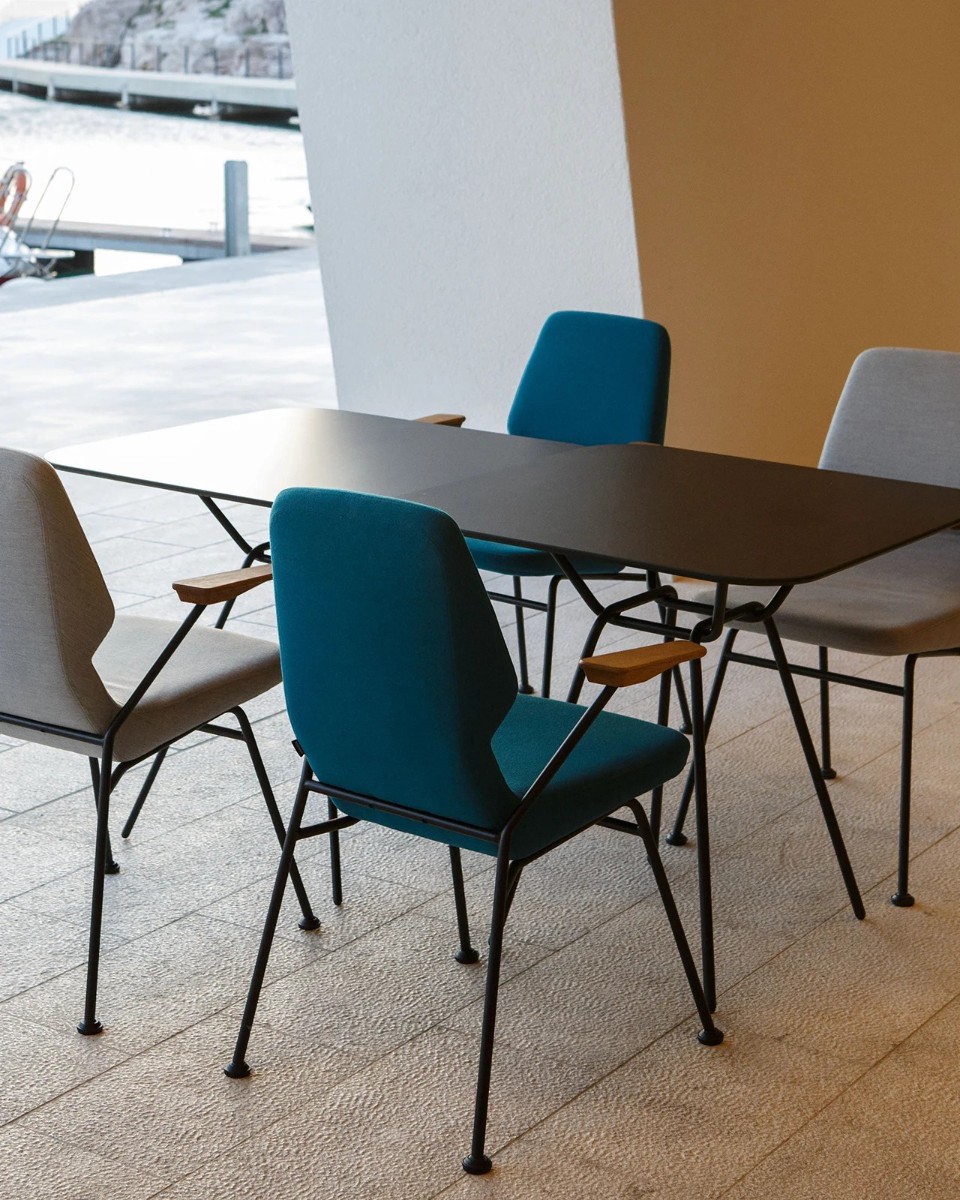 Prostoria Strain Table Outdoor