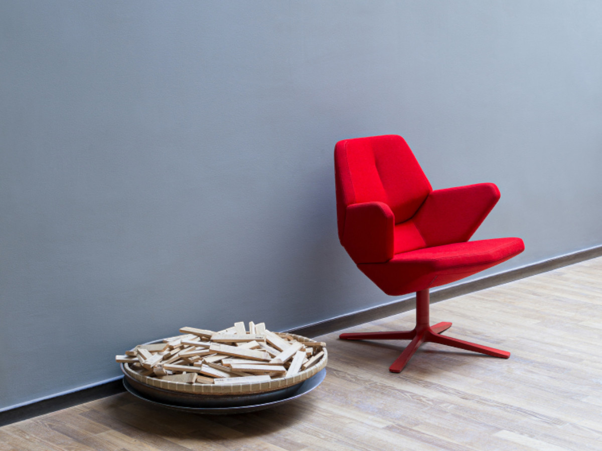 Prostoria Trifidae Easy Chair