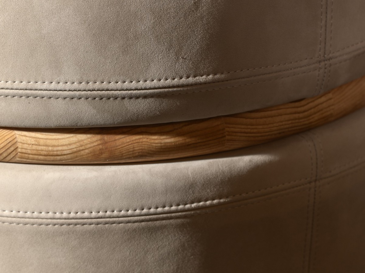 Riva 1920 Macaron Pouf O 55 Cm D3 Leather Suede