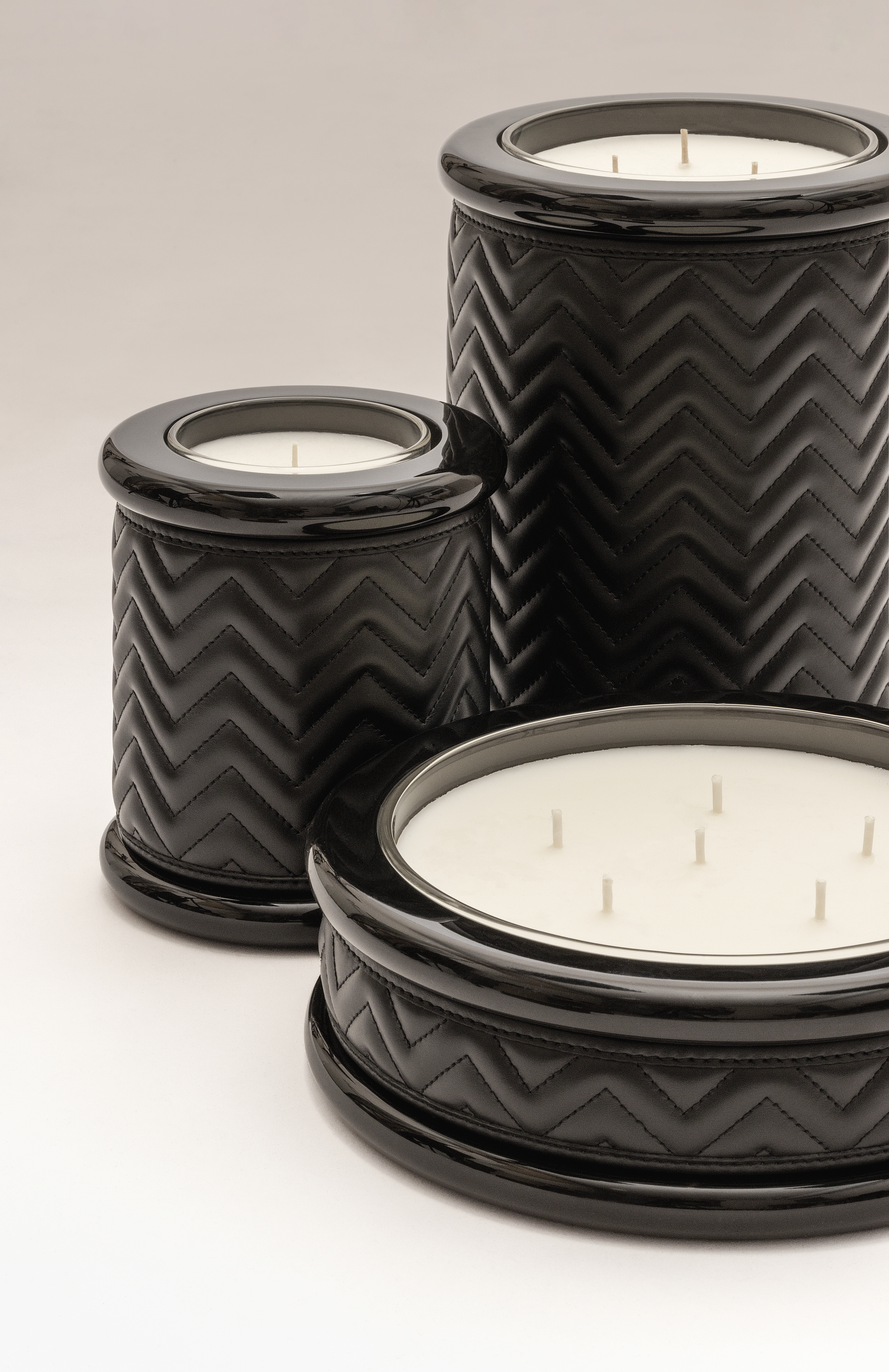 Подсвечник Riviere Maia Herringbone Leather & Lacquer