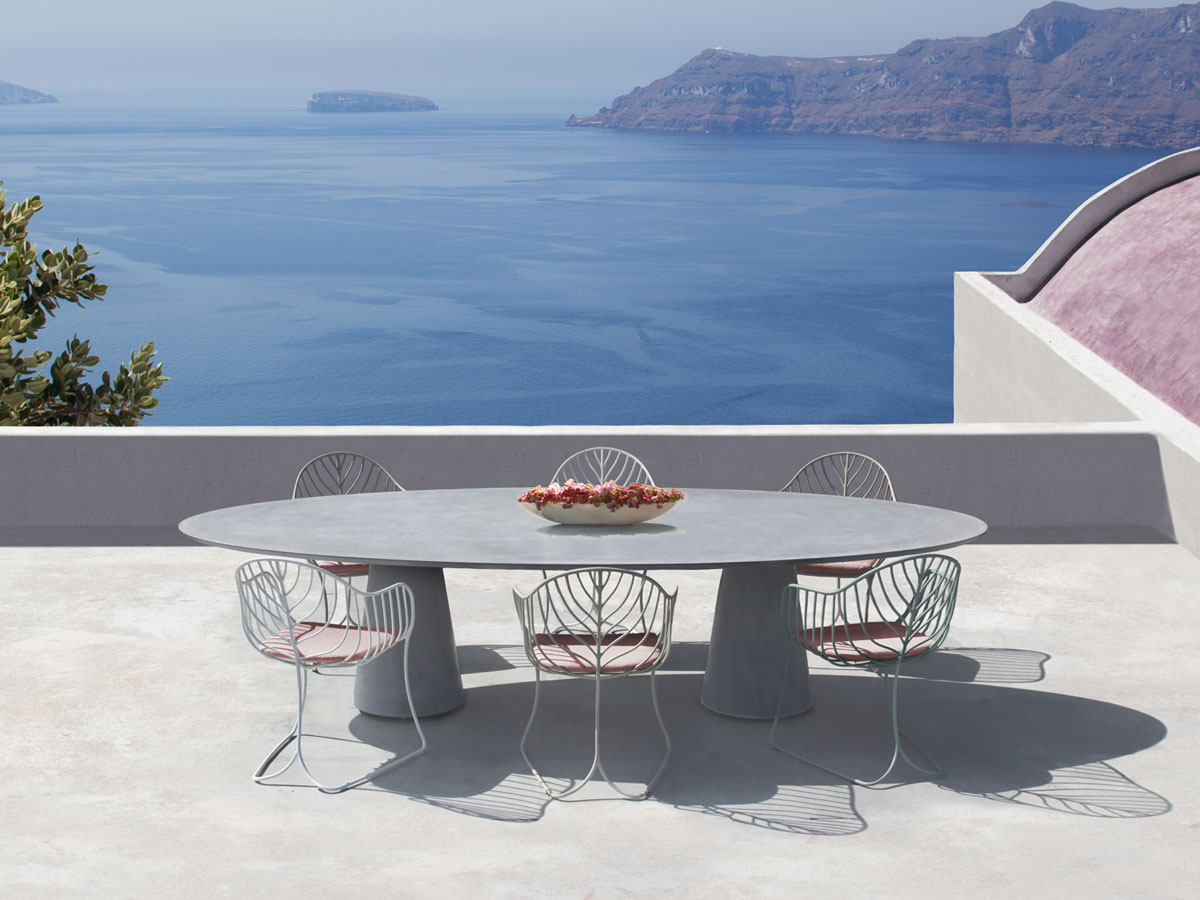 Royal Botania Conix Ellipse Table