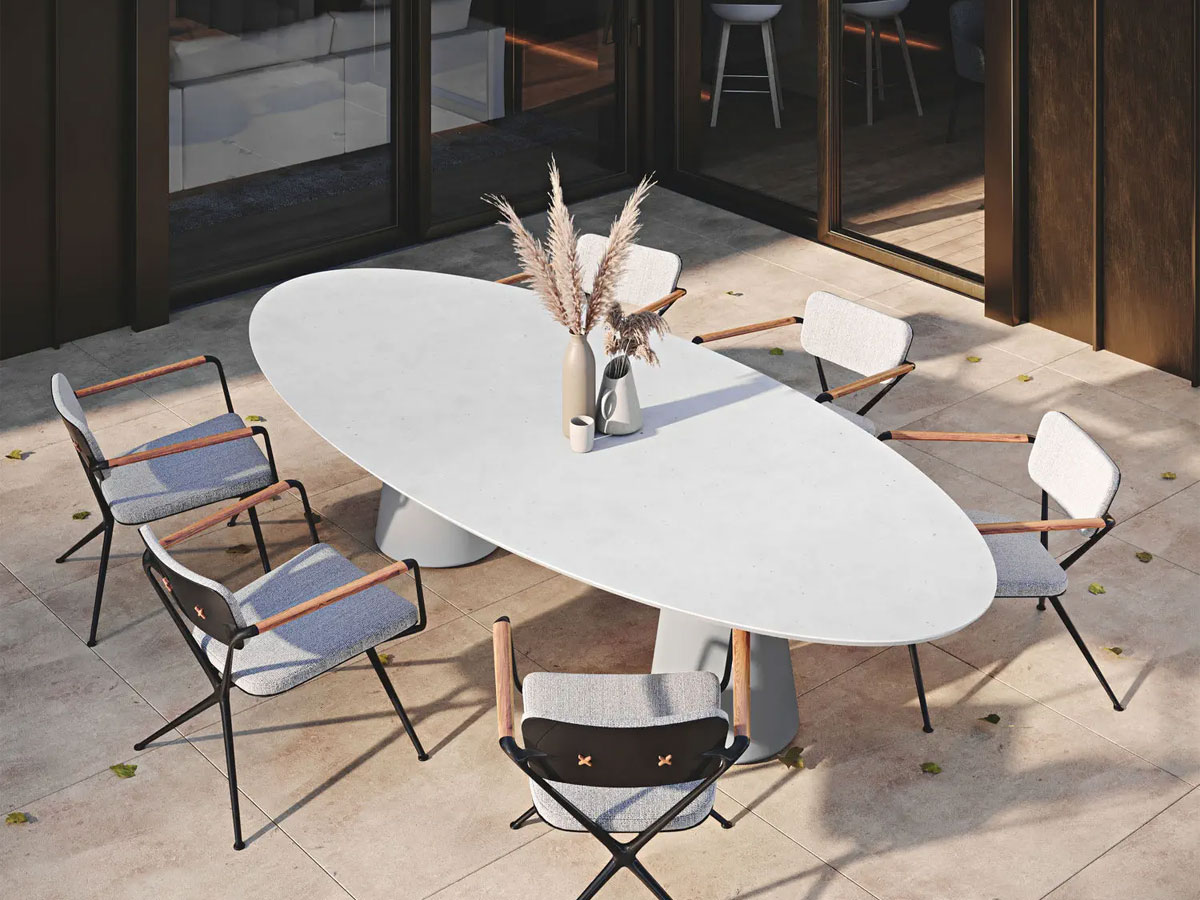 Royal Botania Conix Ellipse Table