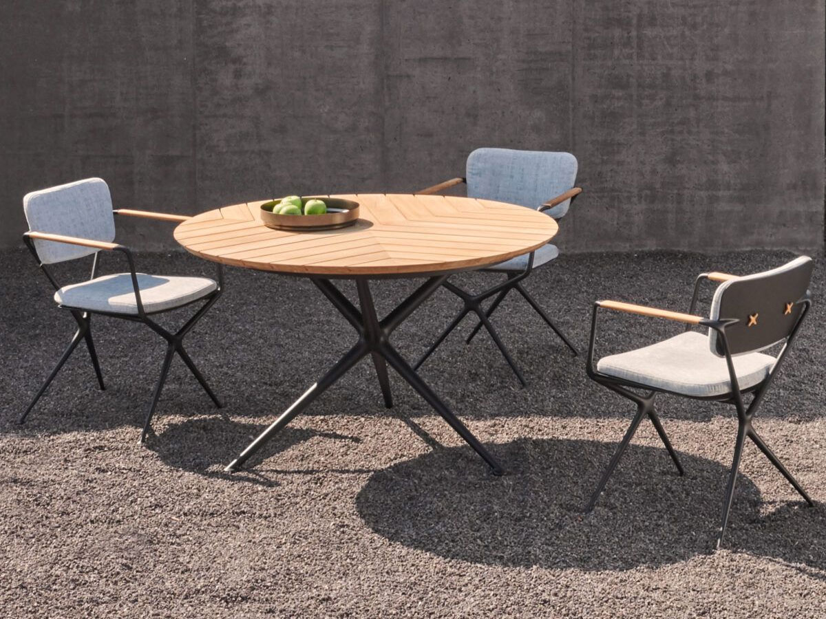 Royal Botania Exes Low Chair A Dry Black