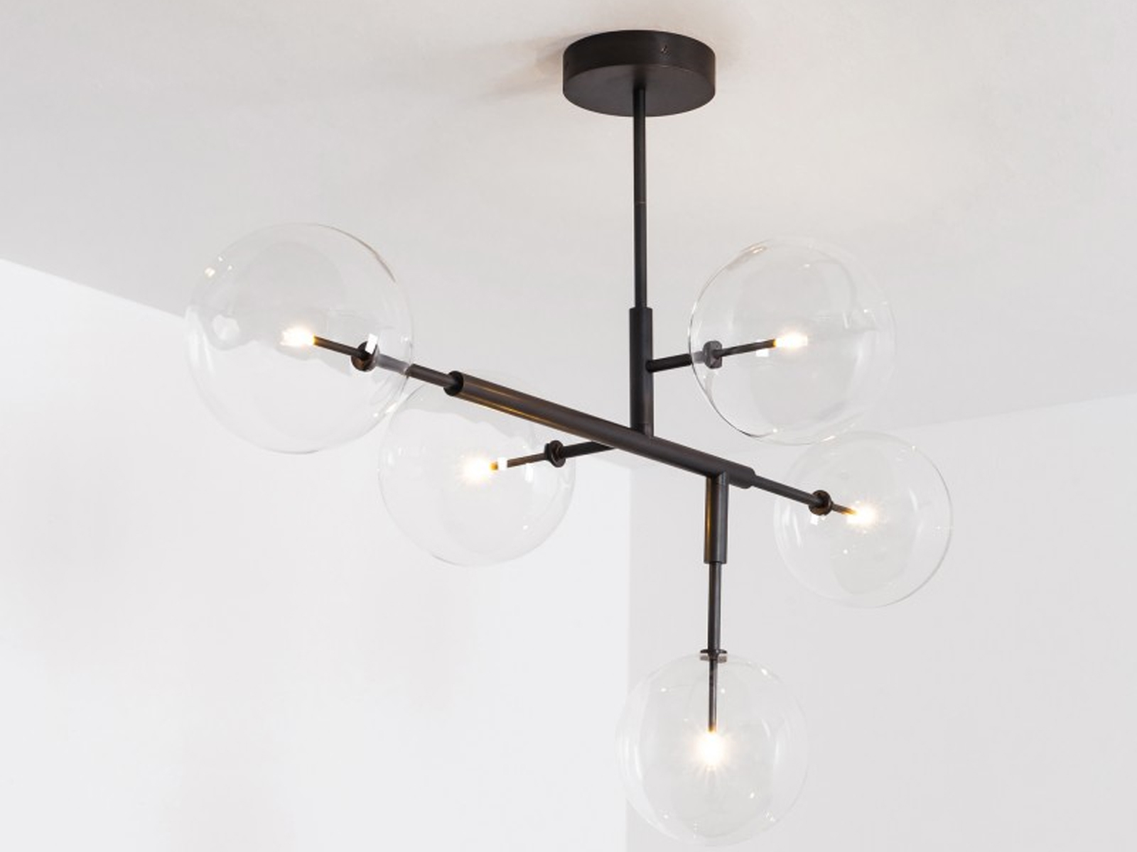 Schwung Axis Suspension Lamp