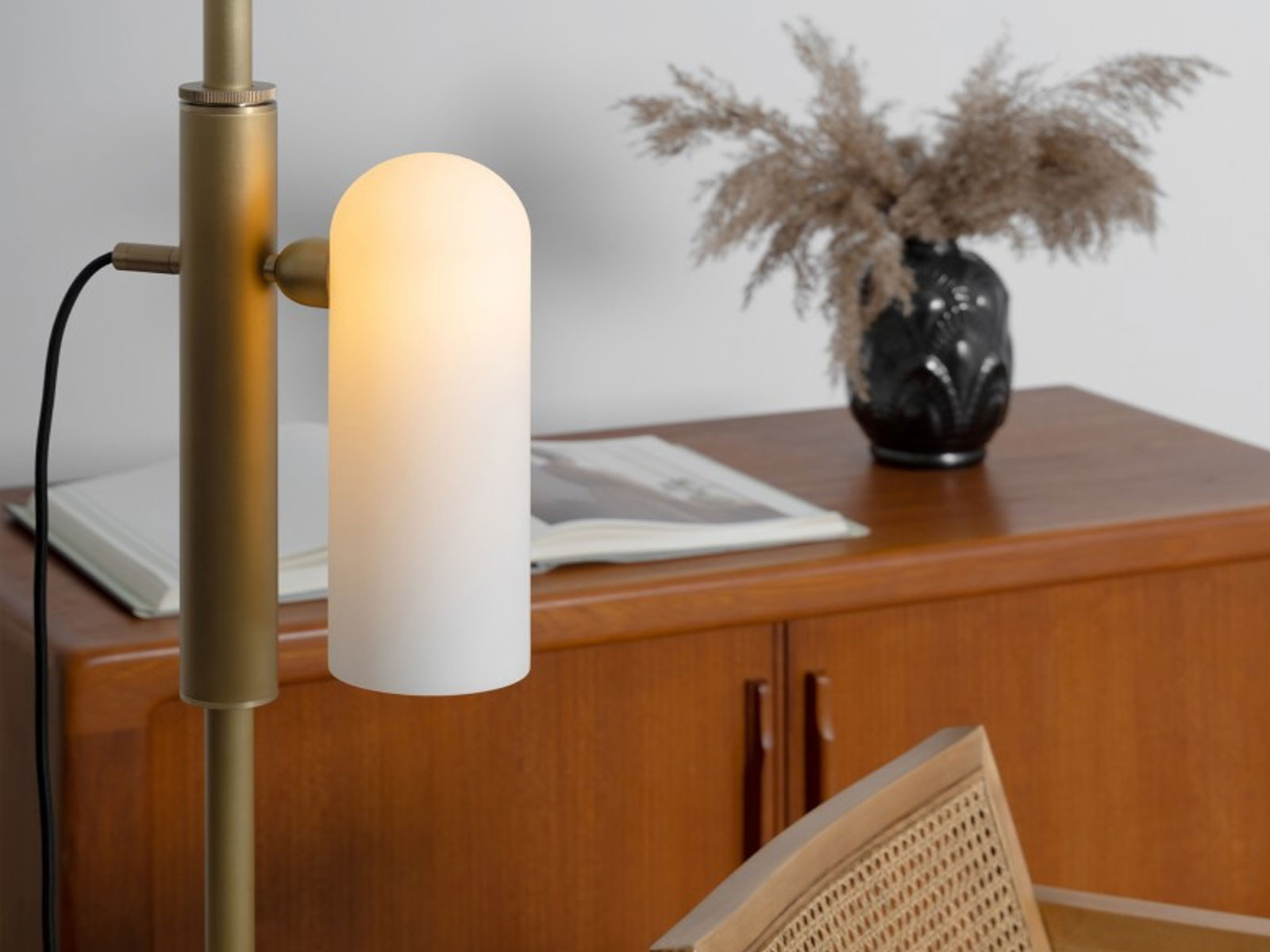 Schwung Odissey Floor Lamp 1