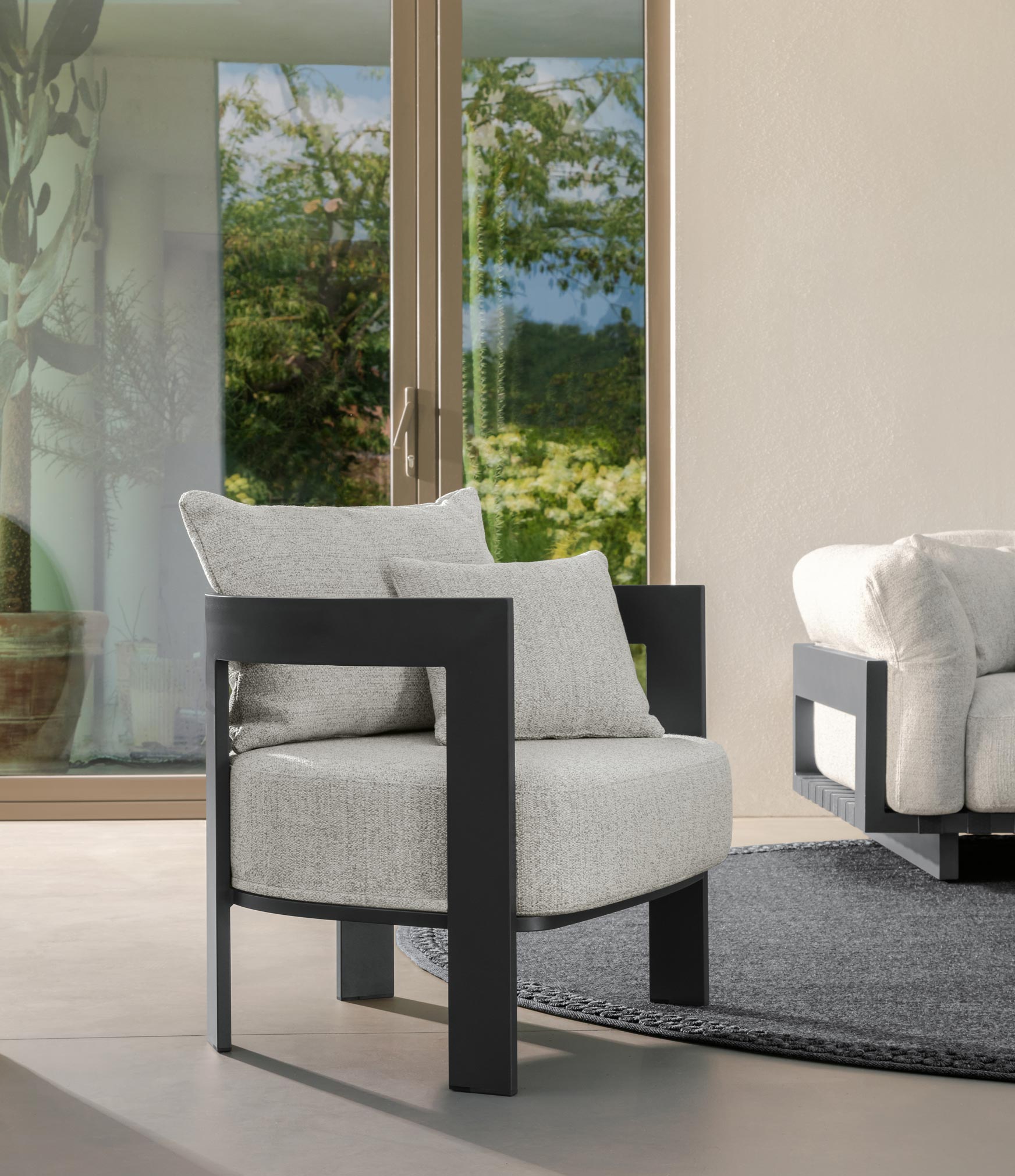 Talenti Argo Alu Lounge Armchair