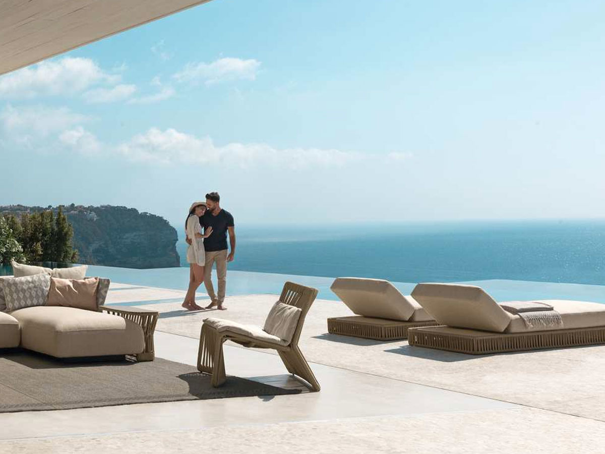 Talenti Cliff Sunbed