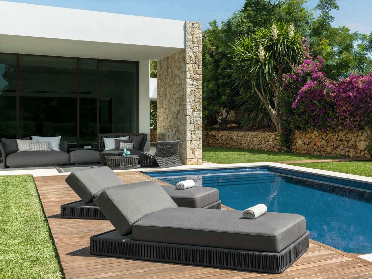 Talenti Cliff Sunbed