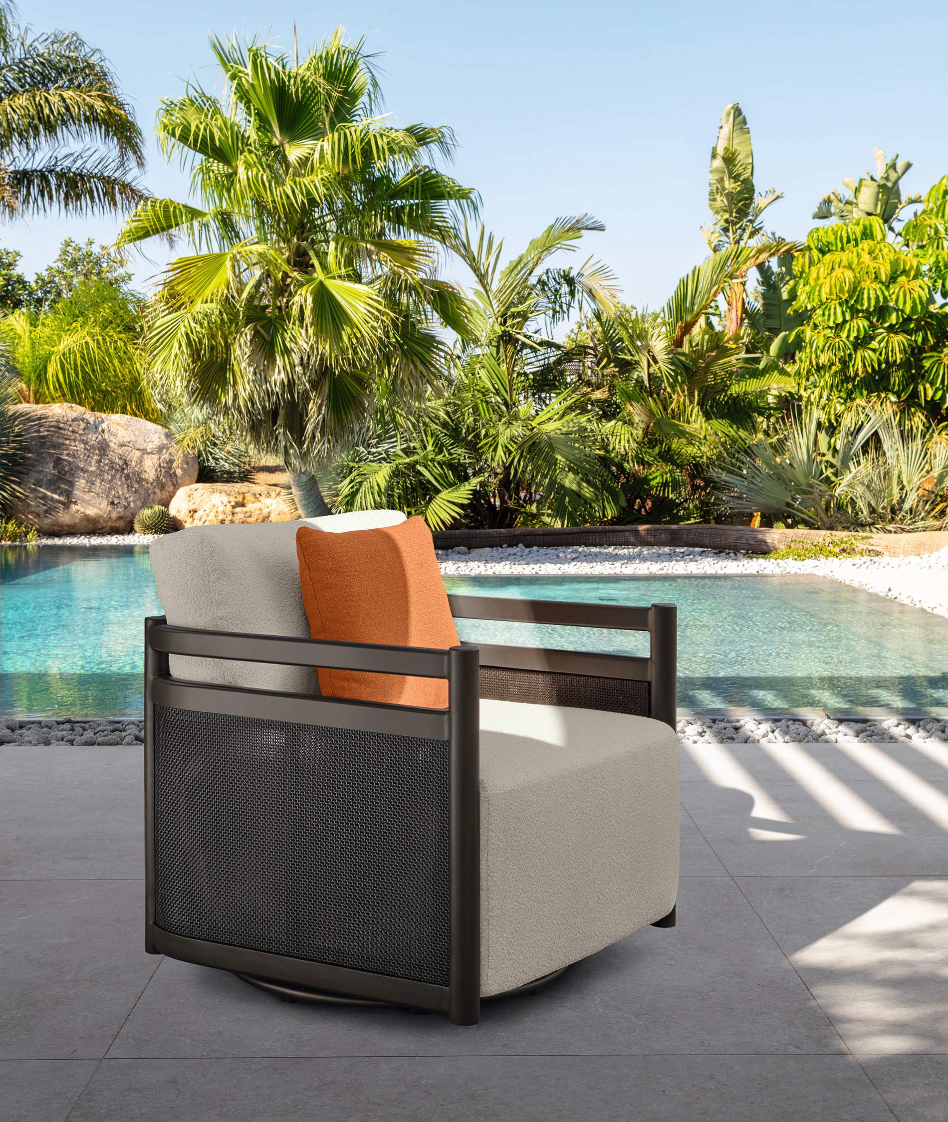 Talenti Edwin Alu Swivel Armchair