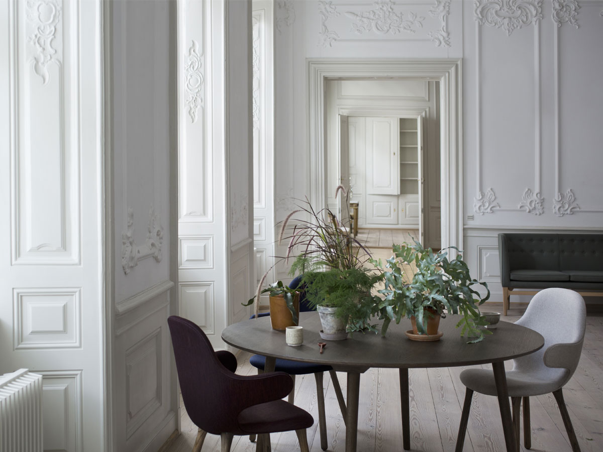 Tradition In Between Table O 120 Cm