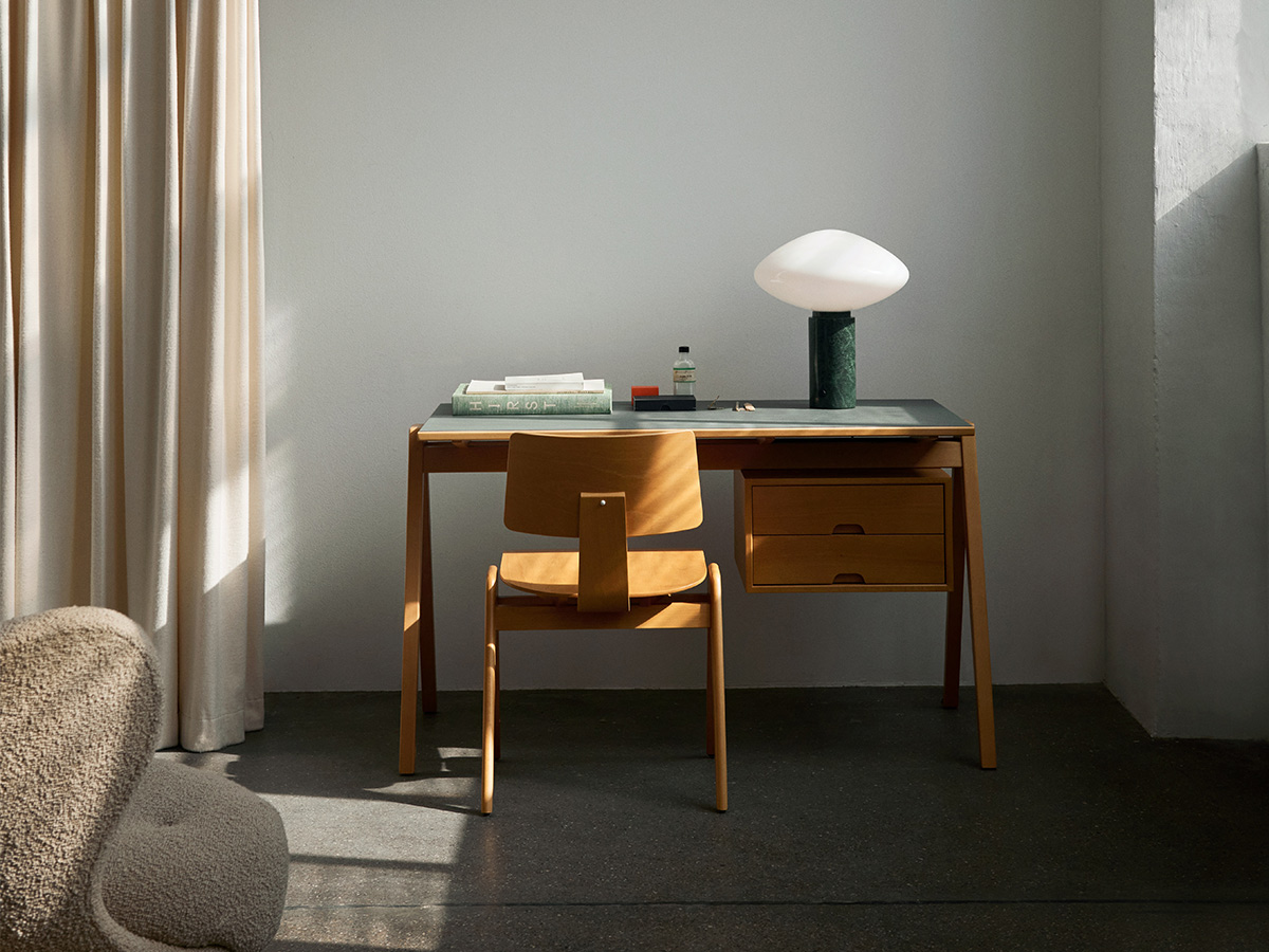 Tradition Daystak Desk