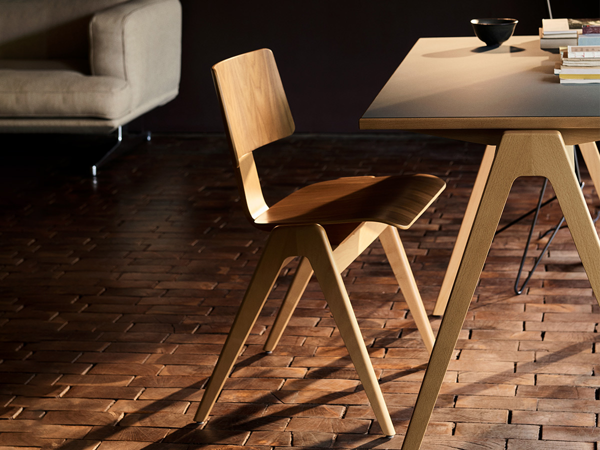Tradition Daystak Table