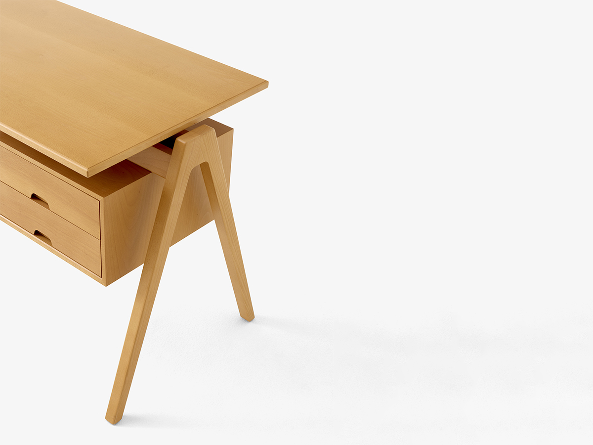 Tradition Daystak Desk