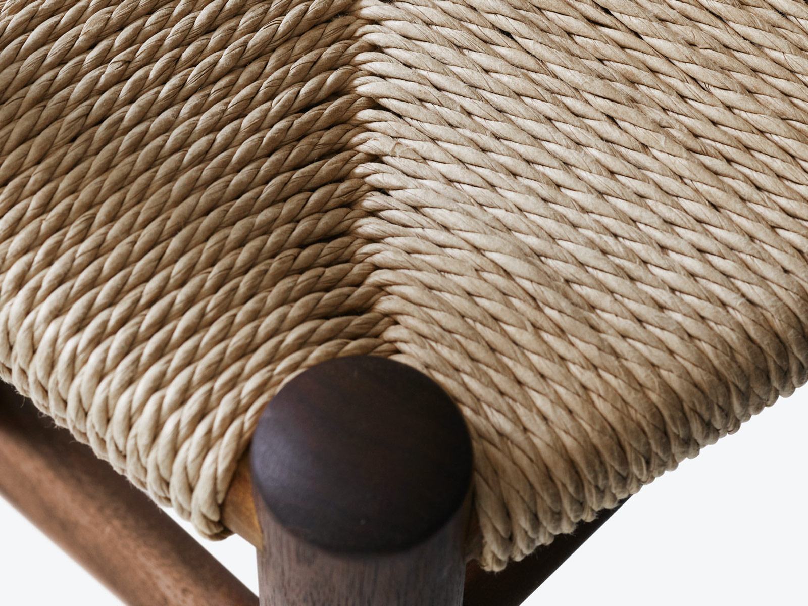 Tradition Drawn Hm4 Chair With Armrest