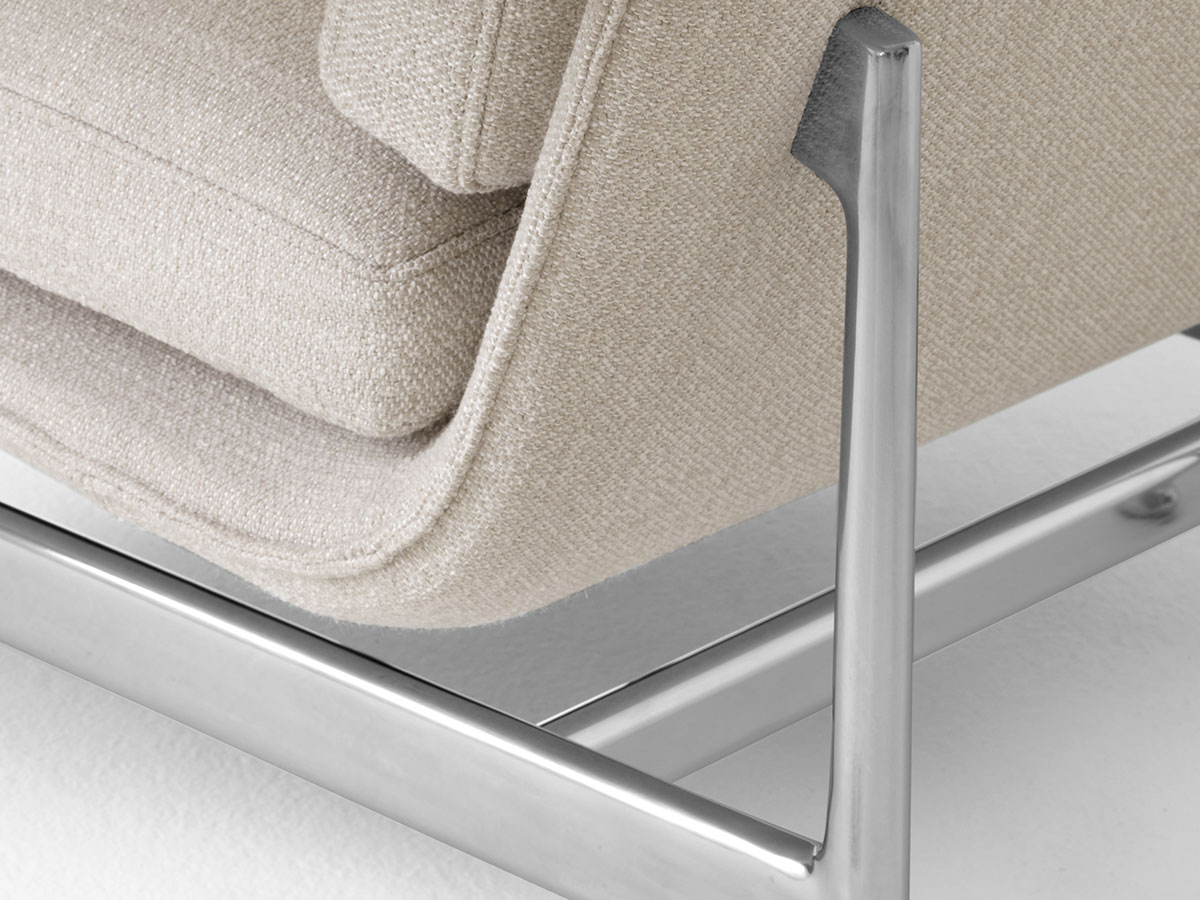 Tradition Meantime Armchair Av29