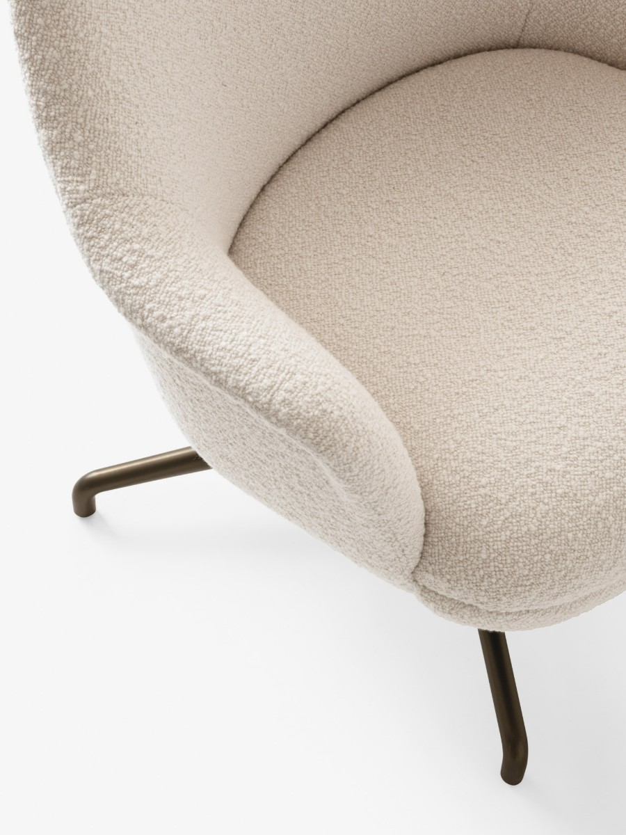 Tradition Rely Hw139 Lounge Chair Swivel Base