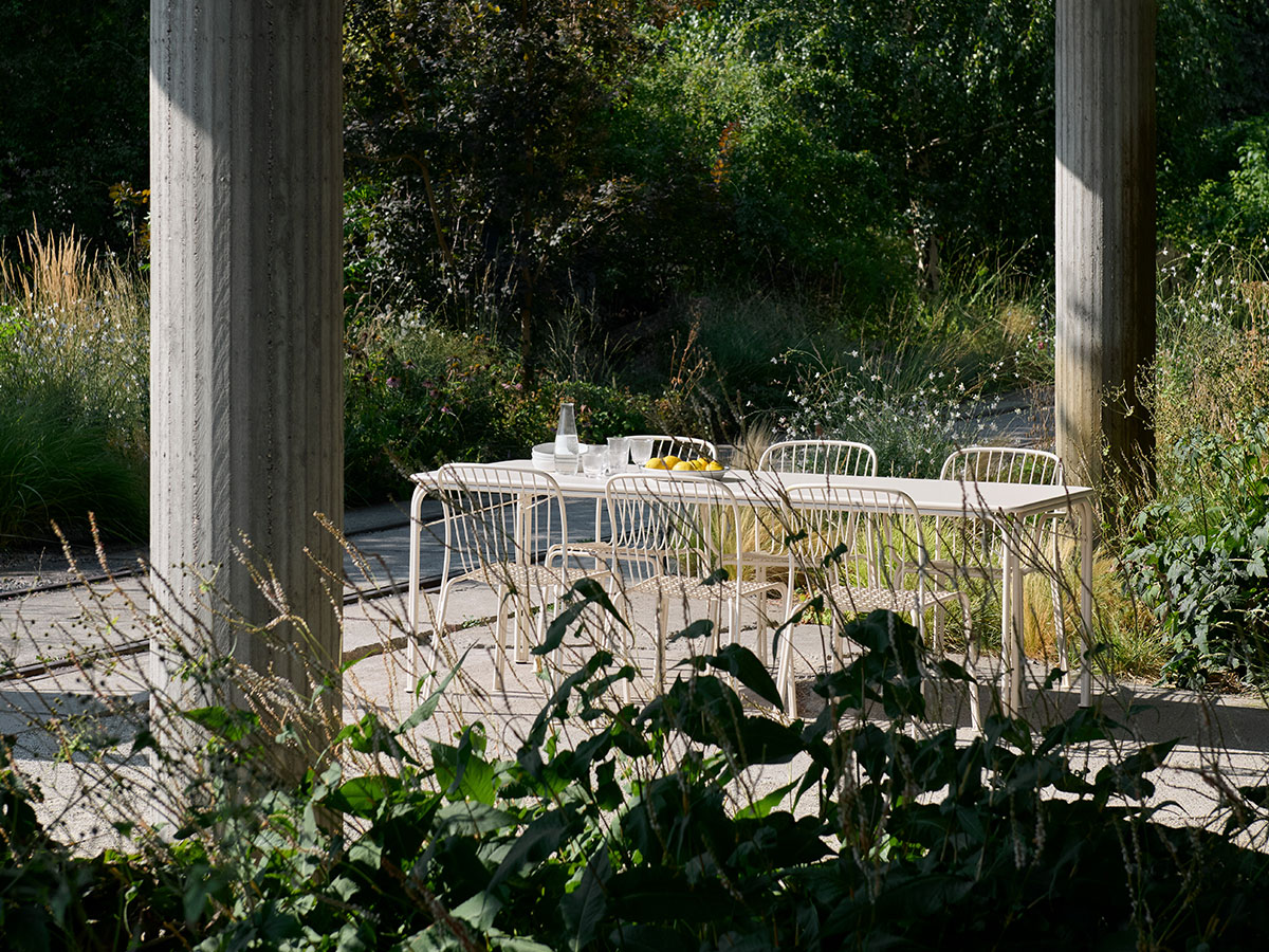 Tradition Thorvald Table Outdoor