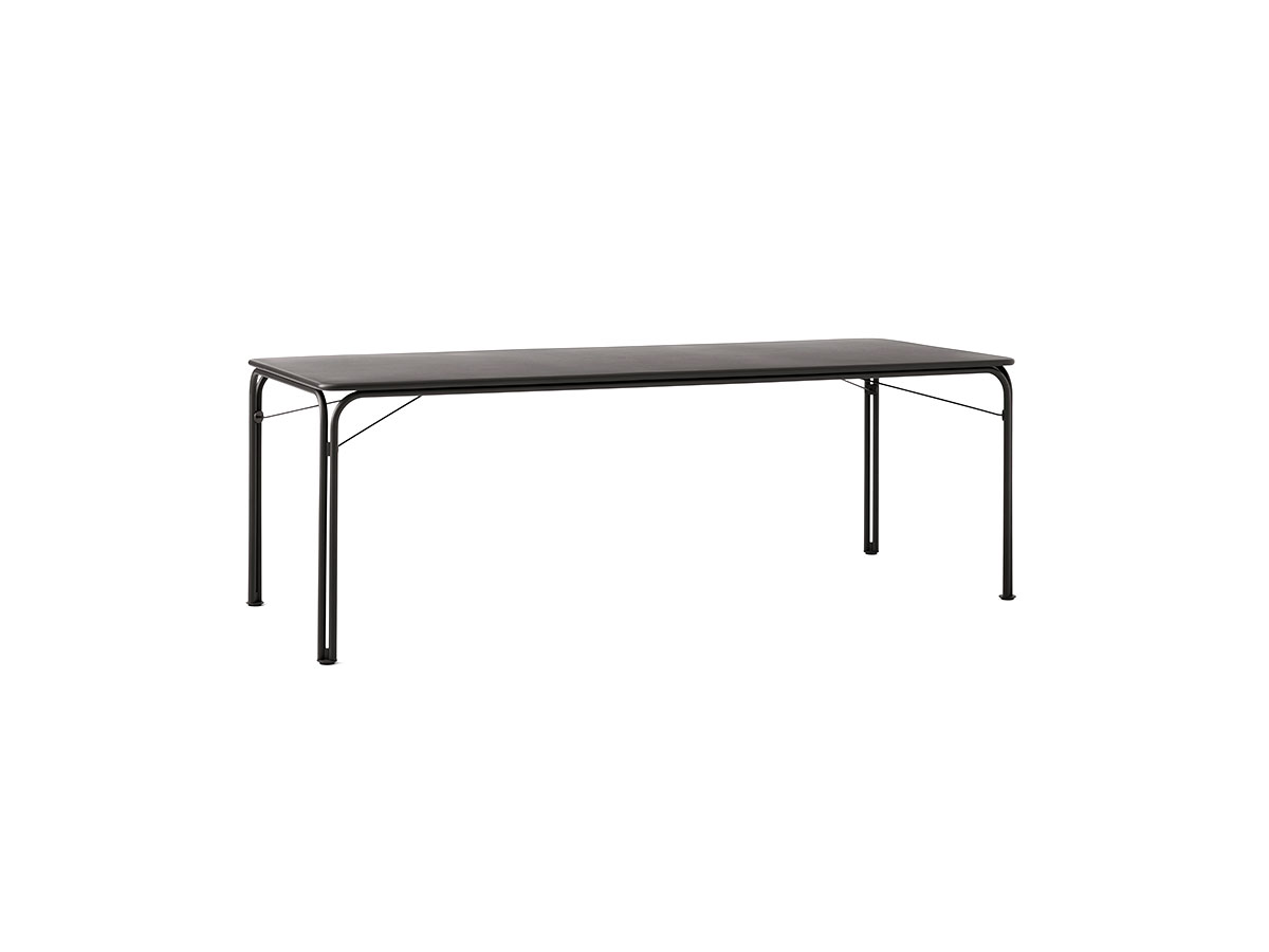 Tradition Thorvald Table Outdoor