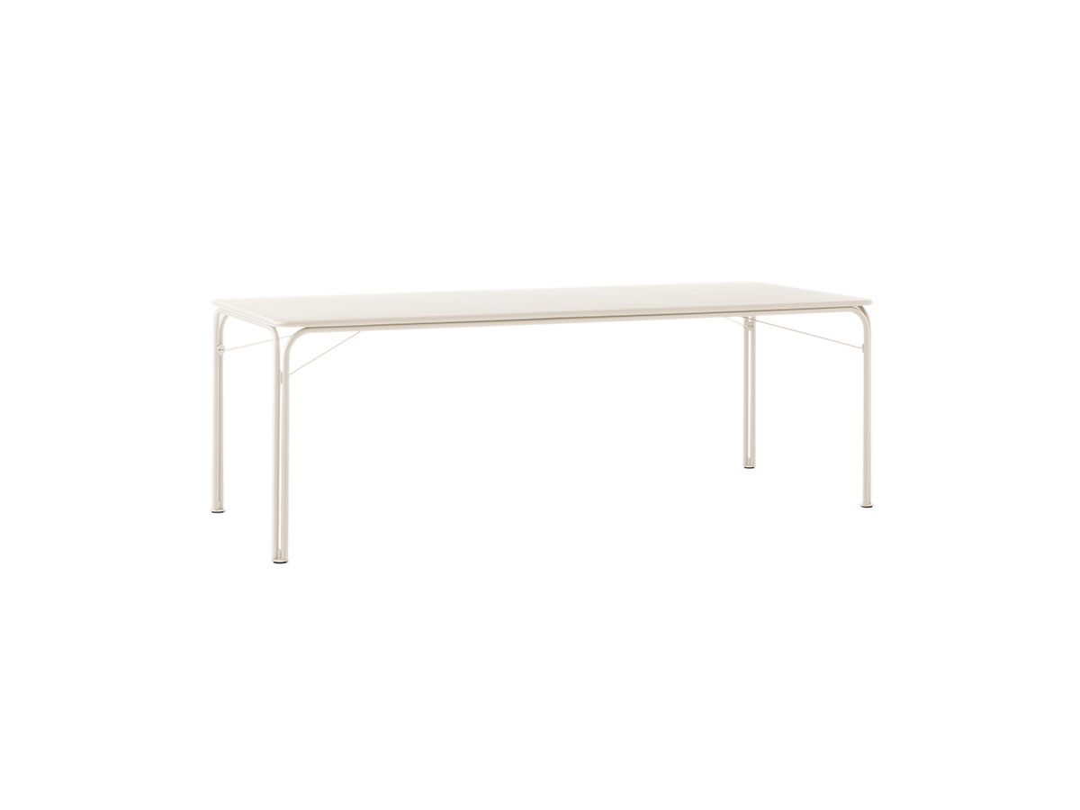 Tradition Thorvald Table Outdoor