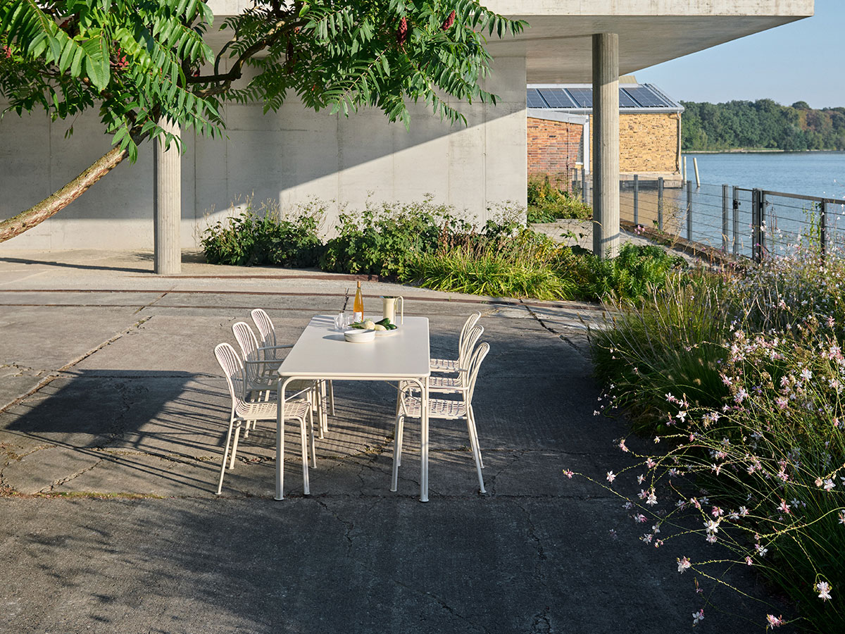 Tradition Thorvald Table Outdoor
