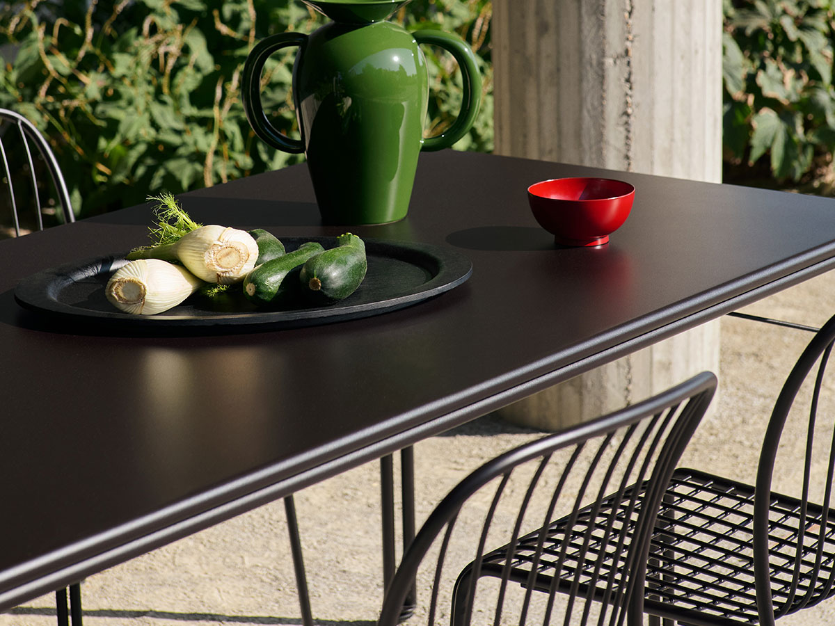 Tradition Thorvald Table Outdoor