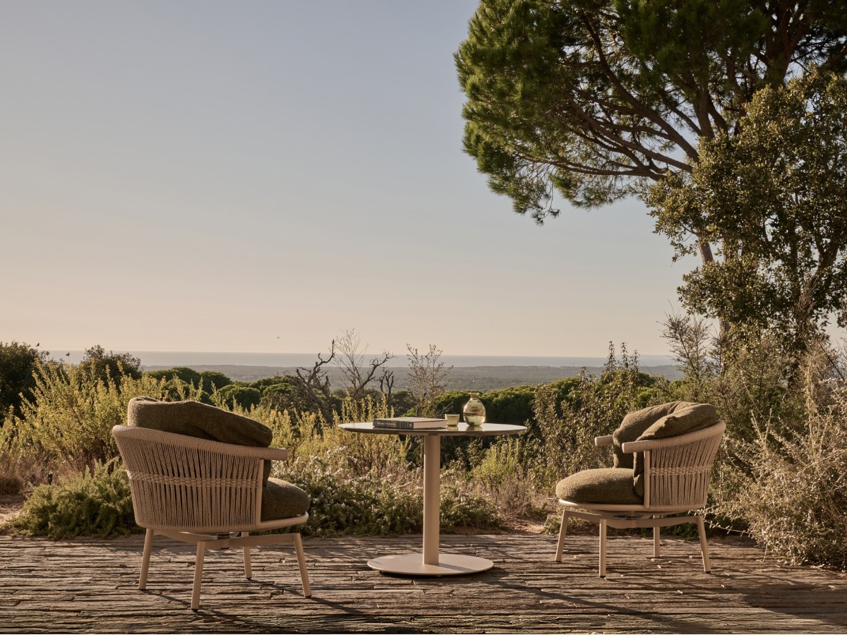 Tribù Cesta Swivel Armchair
