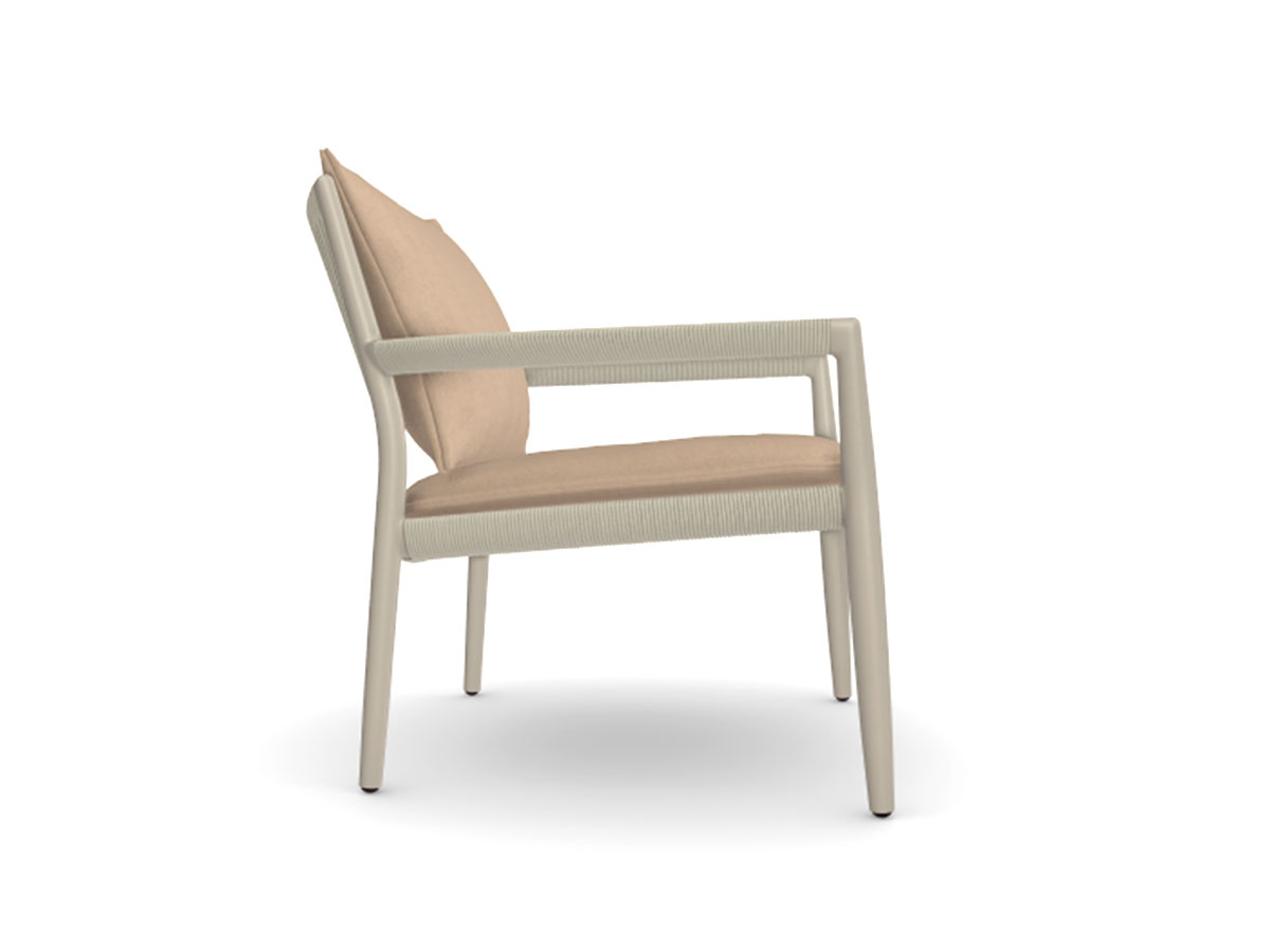 Tribù Nagomi Lounge Chair