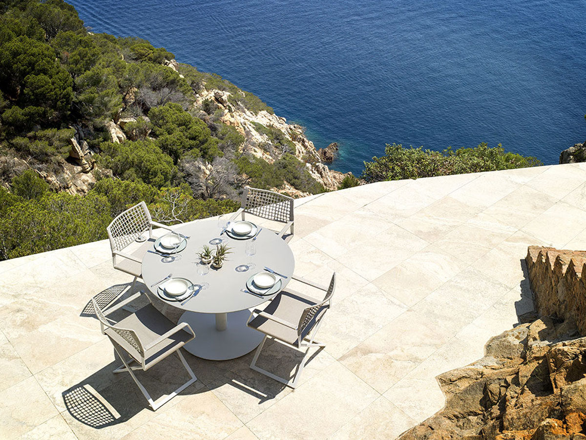 Tribù T Table