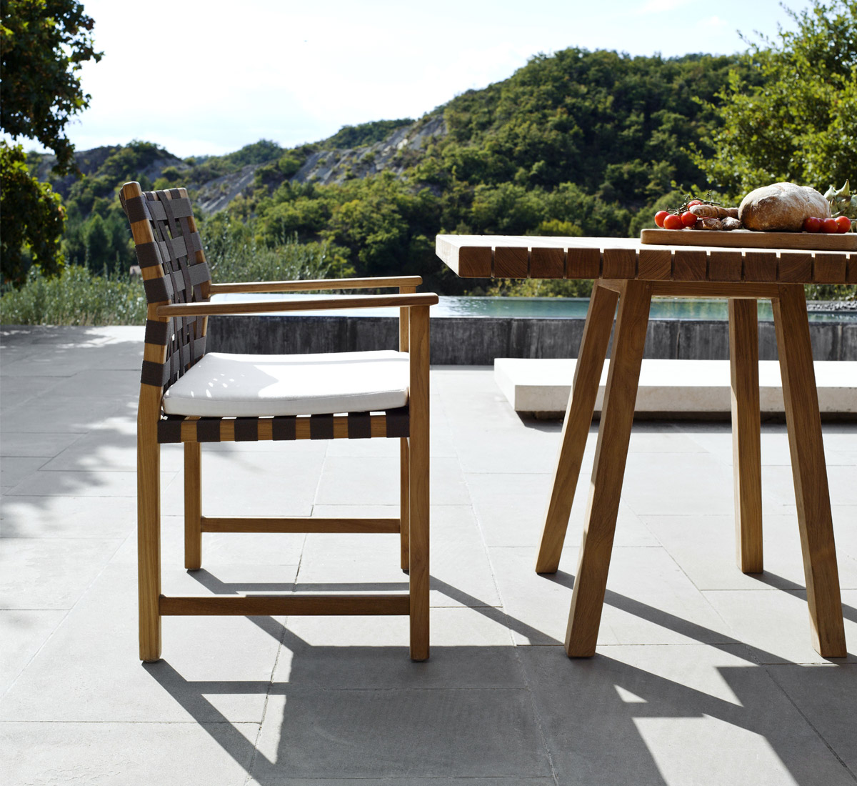 Tribù Vis A Vis Table