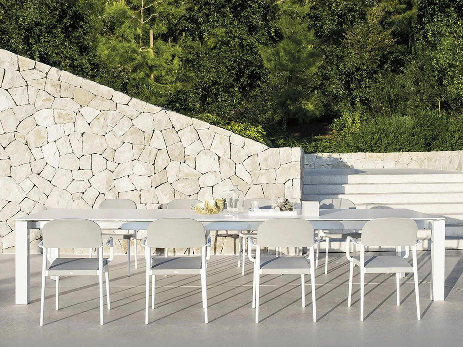 Varaschin Dolmen Table