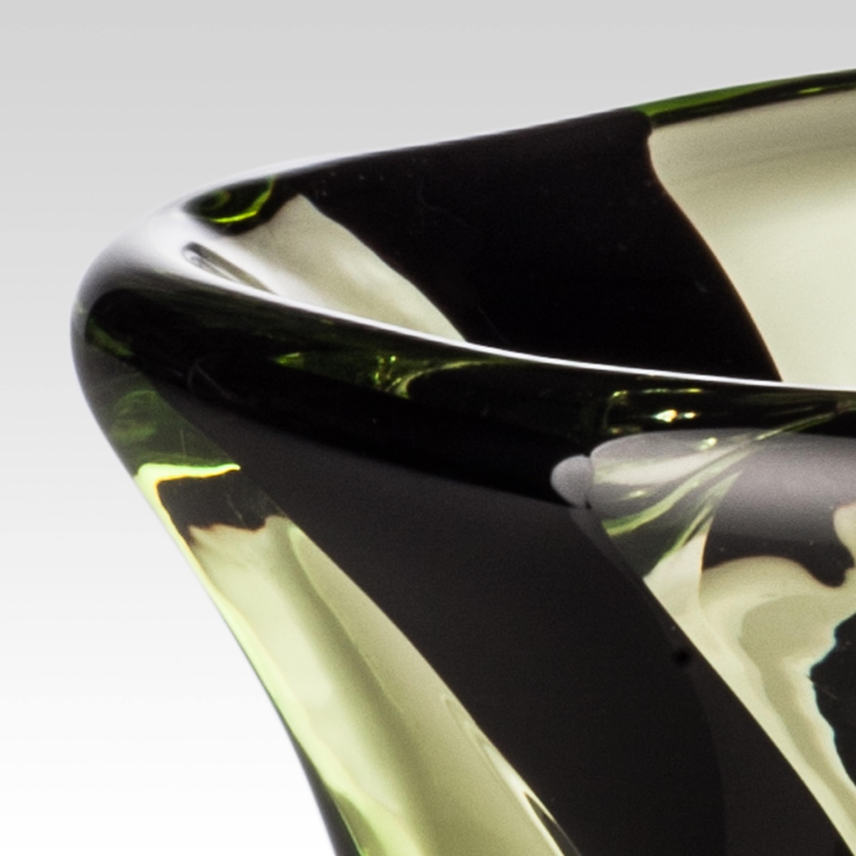Venini Black Belt Cristallo Verde Erba Vase