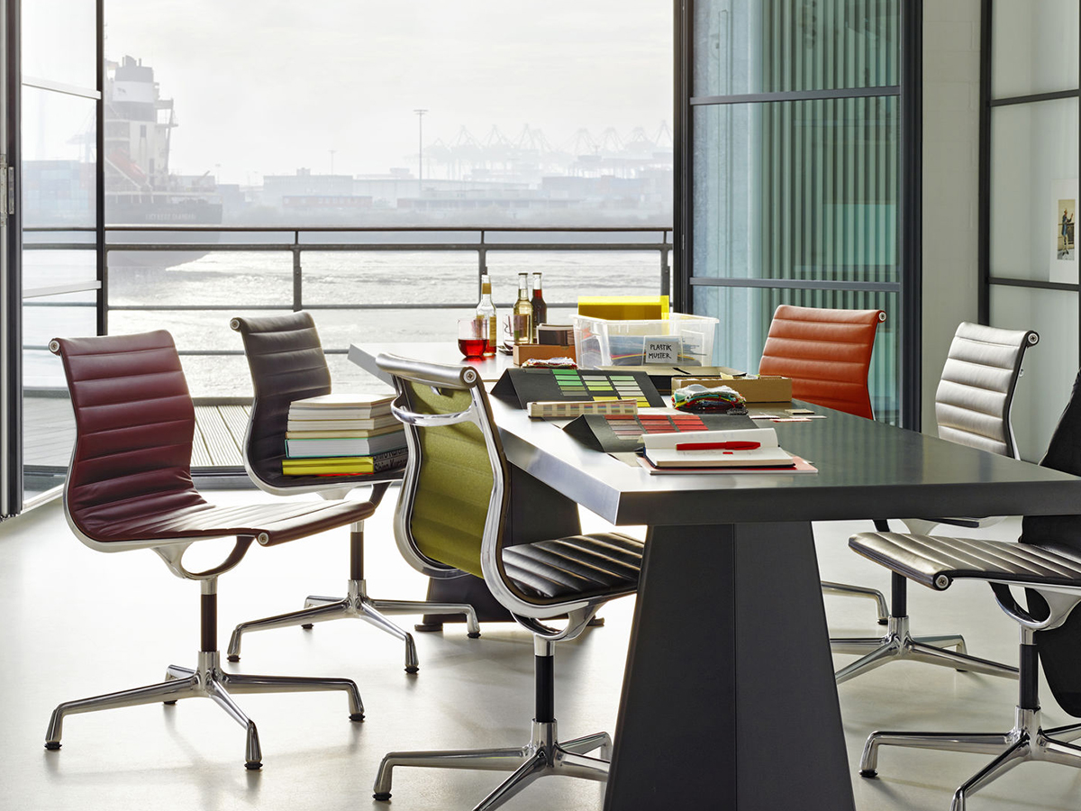Vitra Aluminium Chair Ea 101