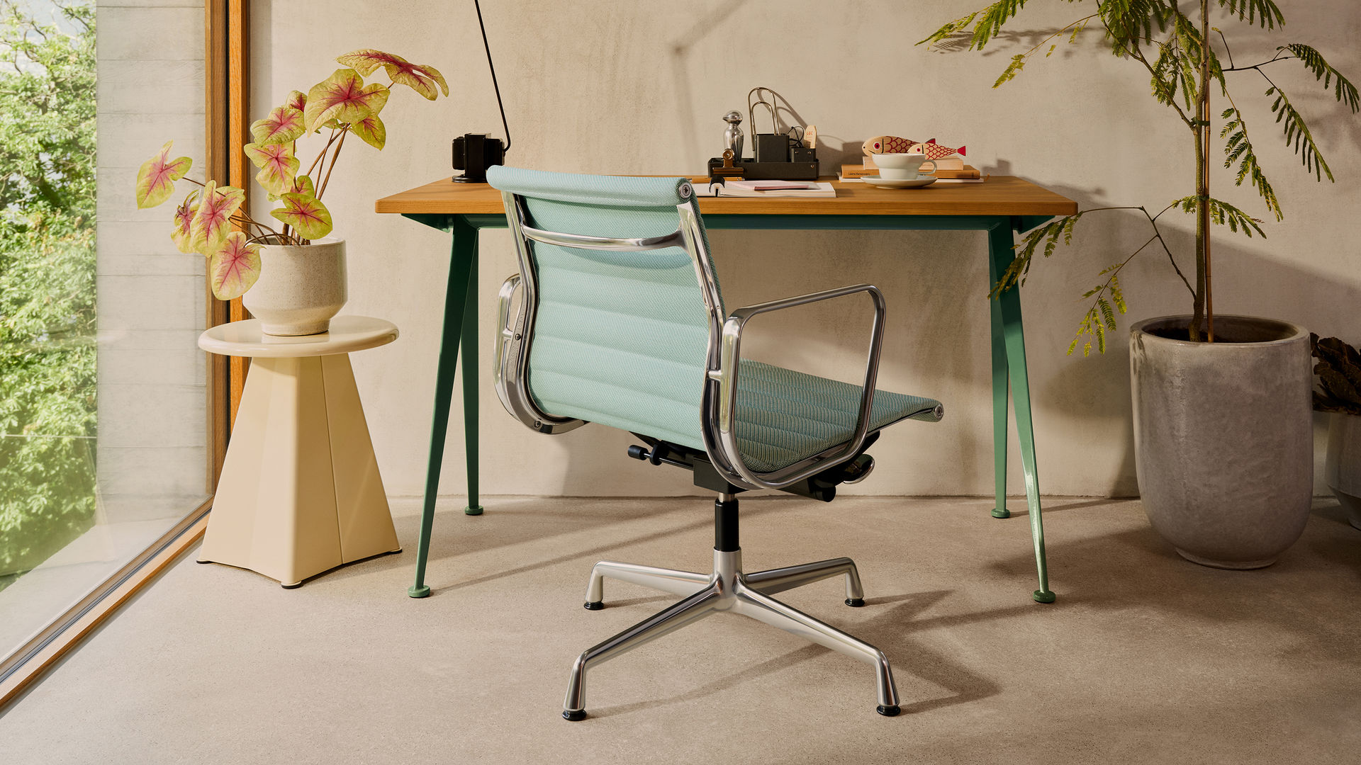 Vitra Aluminium Ea 131 Office Chair