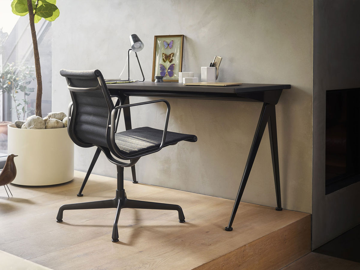Vitra Compas Direction Table