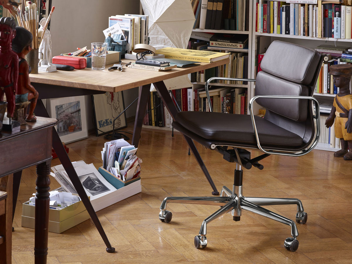 Vitra Compas Direction Table