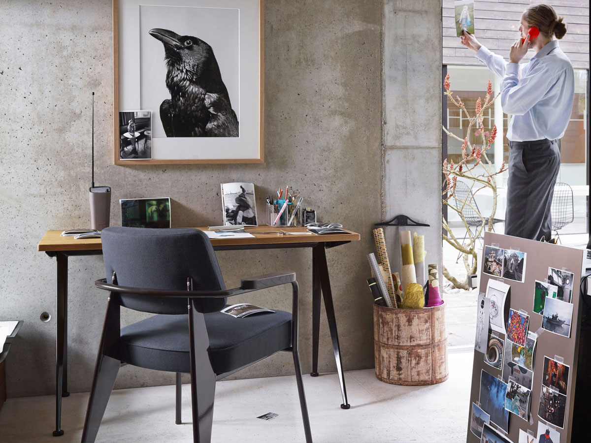 Vitra Compas Direction Table