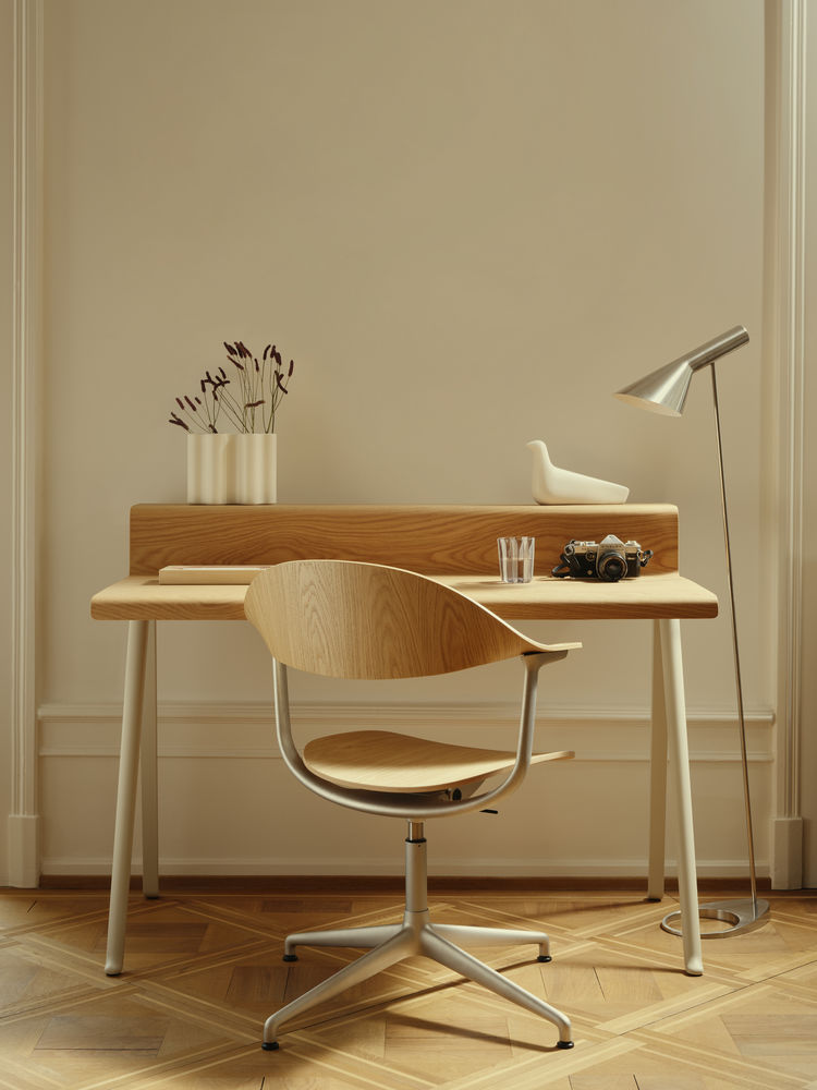 Vitra Mynt Chair Plywood 4 Spoke Base Skates 05