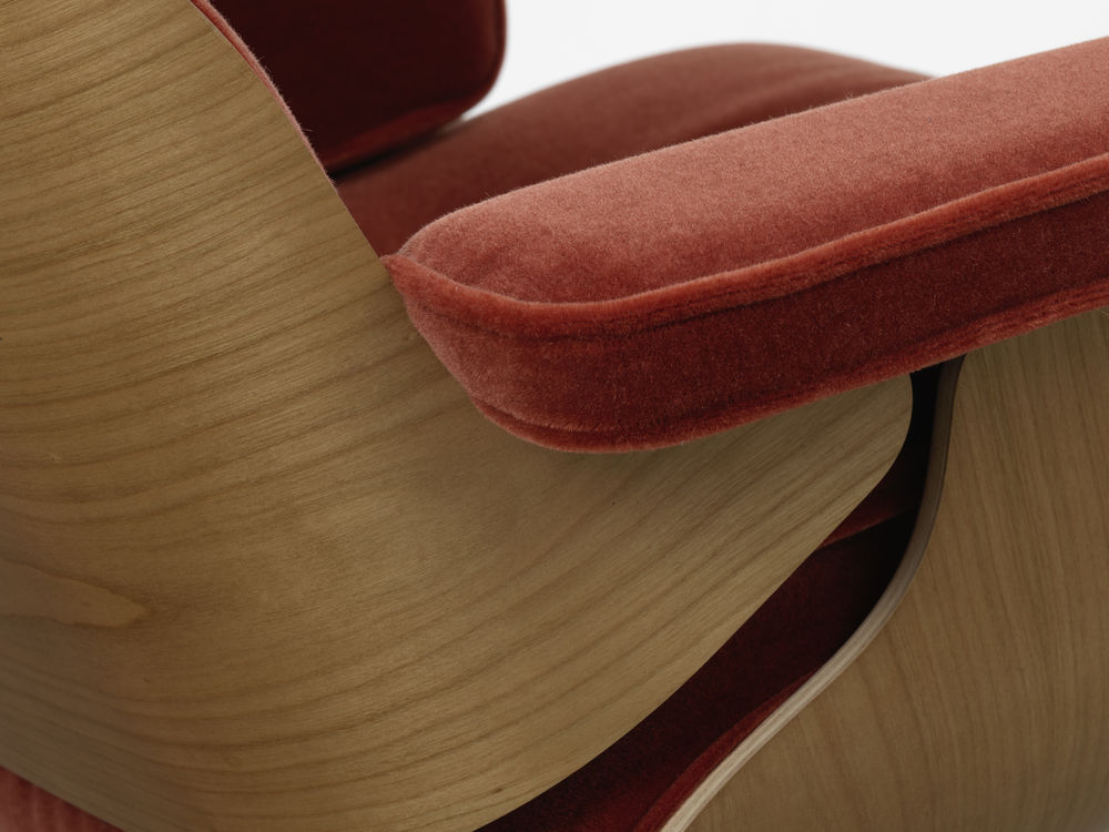 Vitra Eames Lounge Chair And Ottoman