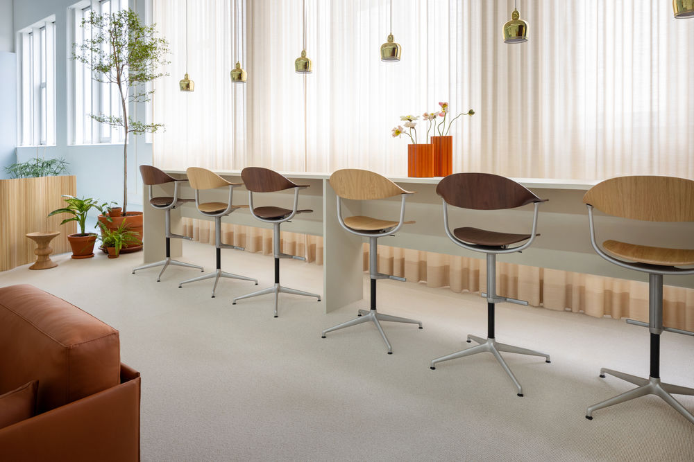 Vitra Mynt High Barstool Wooden Seat And Backrest