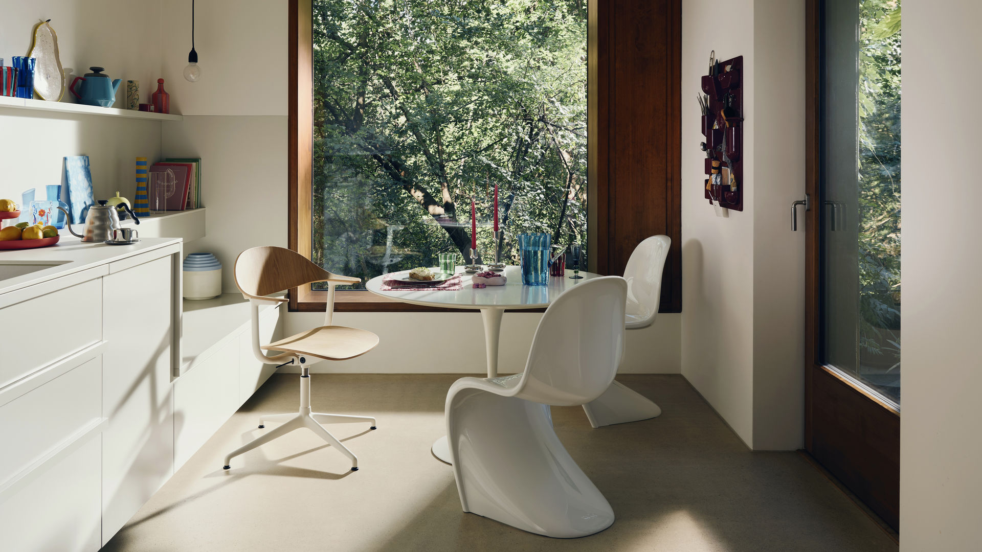 Vitra Mynt Chair Plywood 4 Spoke Base Skates 05