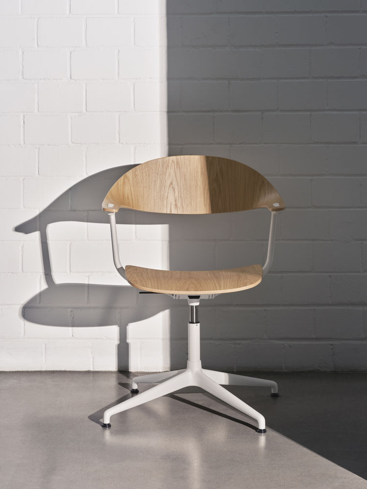 Vitra Mynt Chair Plywood 4 Spoke Base Skates 05