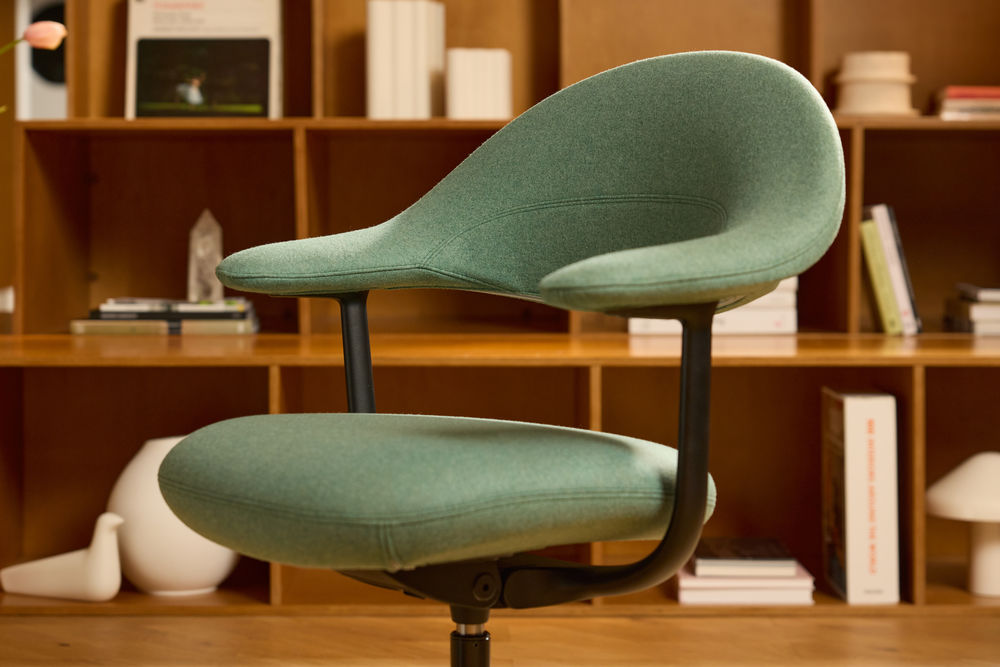 Vitra Mynt Soft Chair 4 Spoke Base With Glides