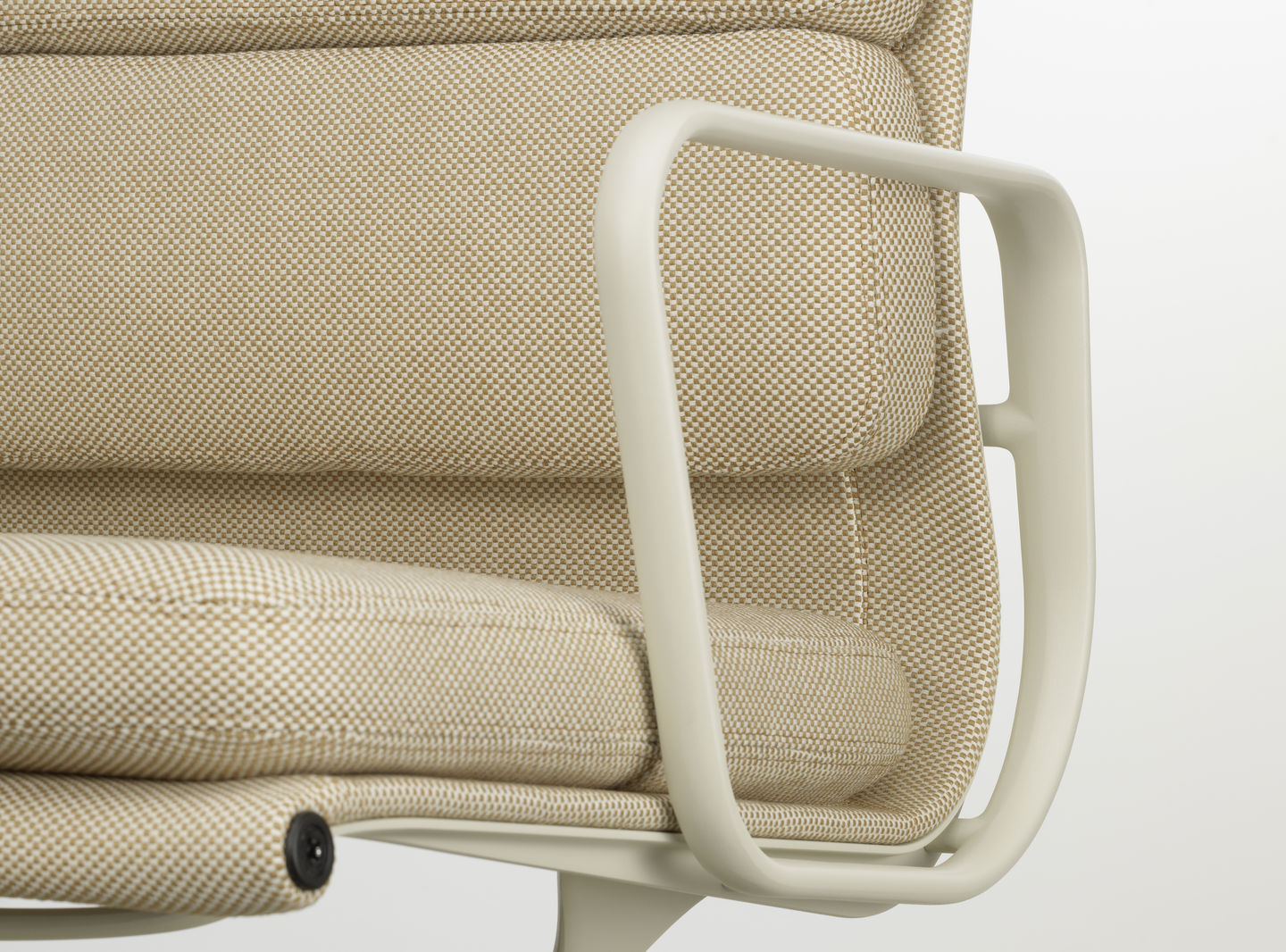 Vitra Soft Pad Ea 208 Conference Swivel Chair