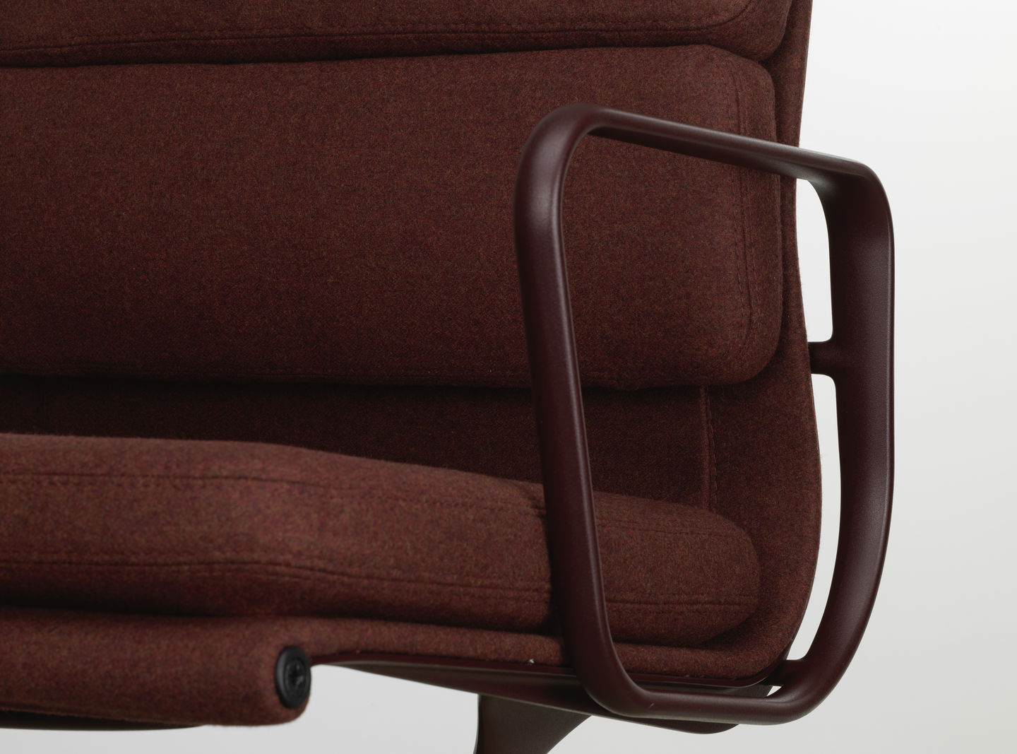 Vitra Soft Pad Ea 208 Conference Swivel Chair