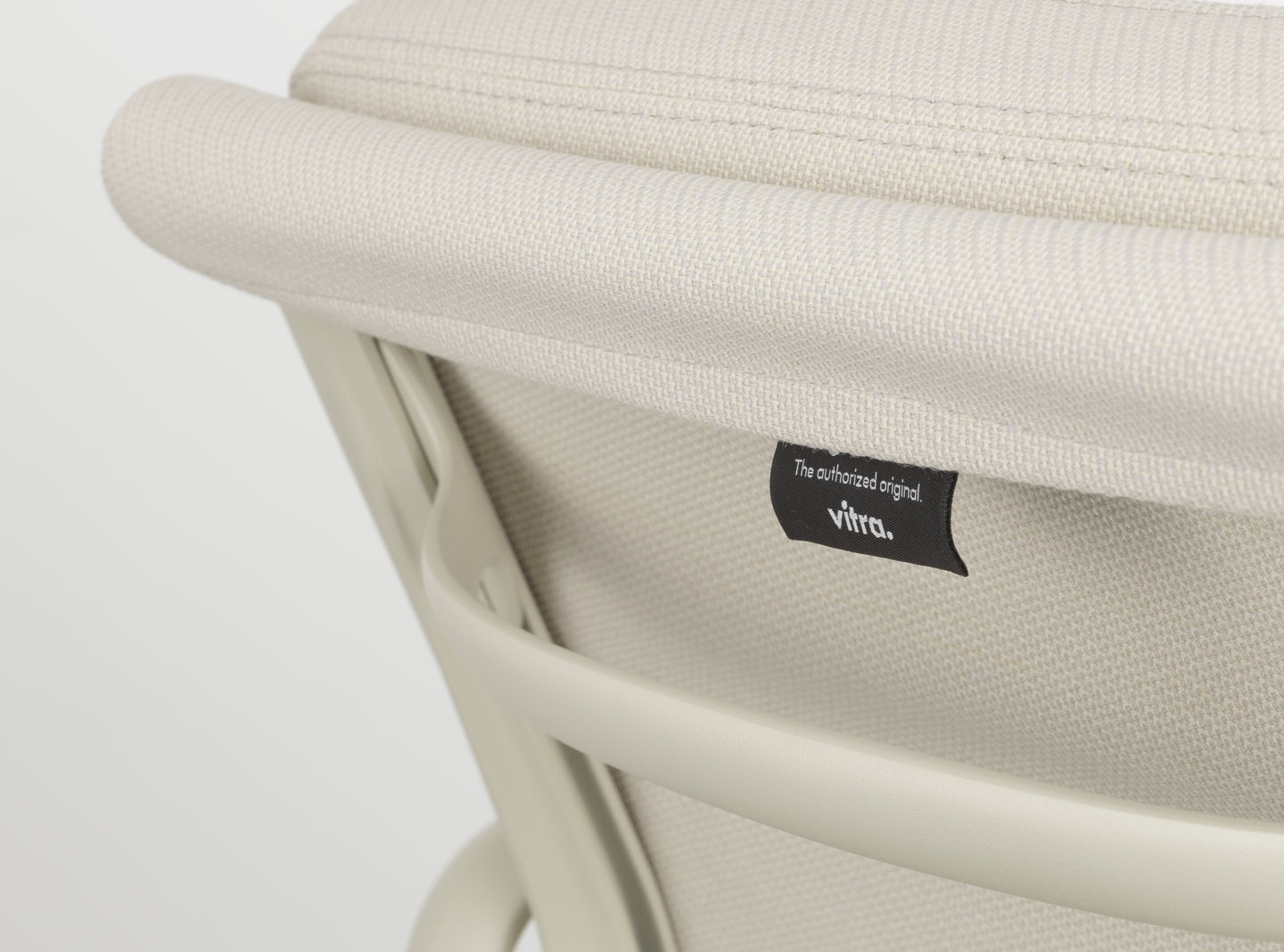 Vitra Soft Pad Ea 208 Conference Swivel Chair